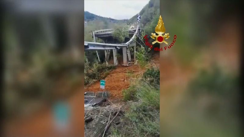 V Itálii se v bouřkách zřítil dálniční viadukt